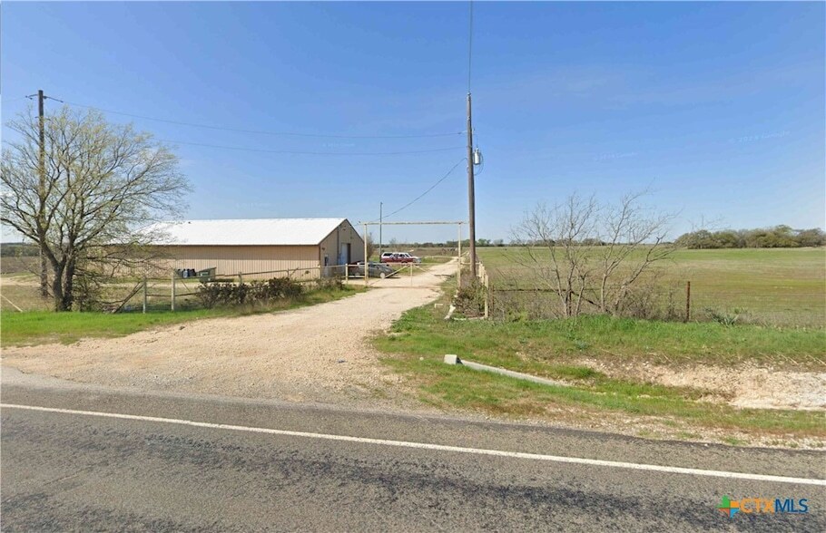 5266 FM970, Unit 1R in Florence, TX - Building Photo