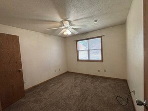 5812 SW 3rd St in Des Moines, IA - Building Photo - Building Photo