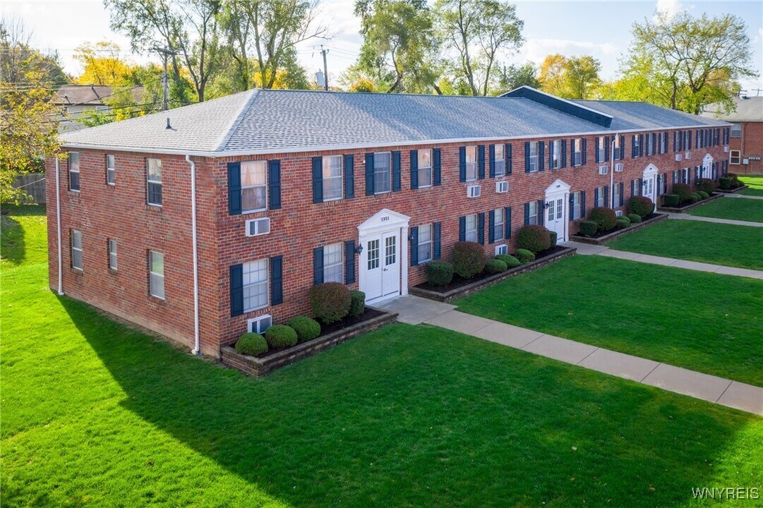1355 Millersport Hwy in Buffalo, NY - Building Photo