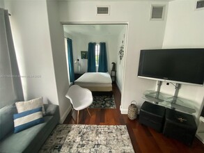 526 15th St in Miami Beach, FL - Building Photo - Building Photo