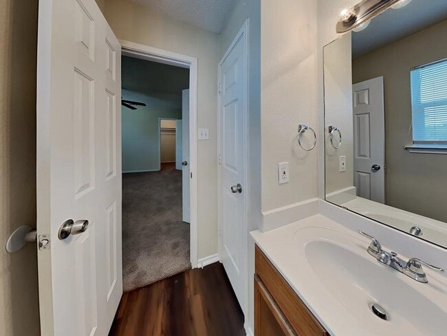 7040 Sorcey Rd in Dallas, TX - Building Photo - Building Photo