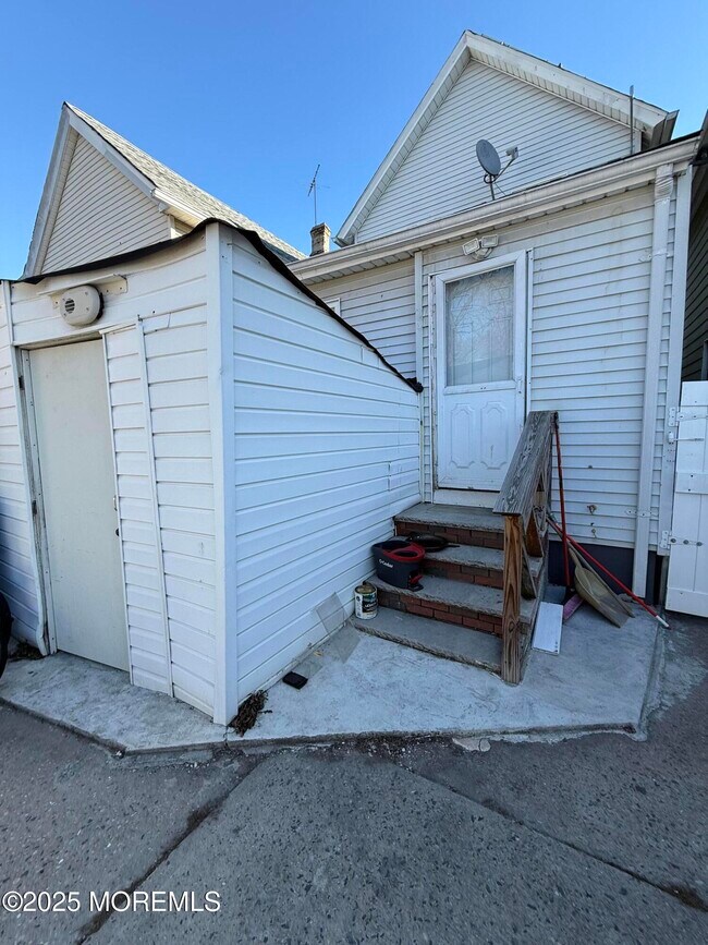 647 State St in Perth Amboy, NJ - Building Photo - Building Photo