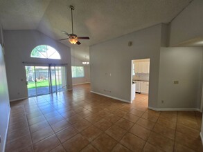 129 Edgewater Cir in Sanford, FL - Building Photo - Building Photo