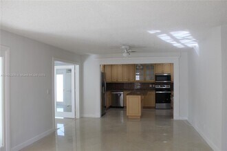 102 N 31st Ave in Hollywood, FL - Building Photo - Building Photo