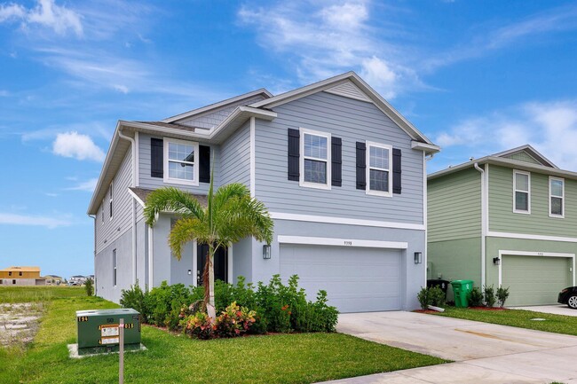 9398 Serapis Wy in Port St. Lucie, FL - Foto de edificio - Building Photo