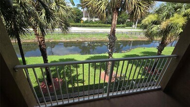 4605 SW 75th Way in Davie, FL - Building Photo - Building Photo