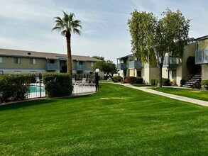 9231 N 99th Ave in Peoria, AZ - Building Photo - Building Photo