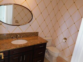 406 N Fairview St in Burbank, CA - Building Photo - Building Photo