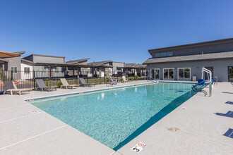 Villas on Superstition in Apache Junction, AZ - Foto de edificio - Building Photo