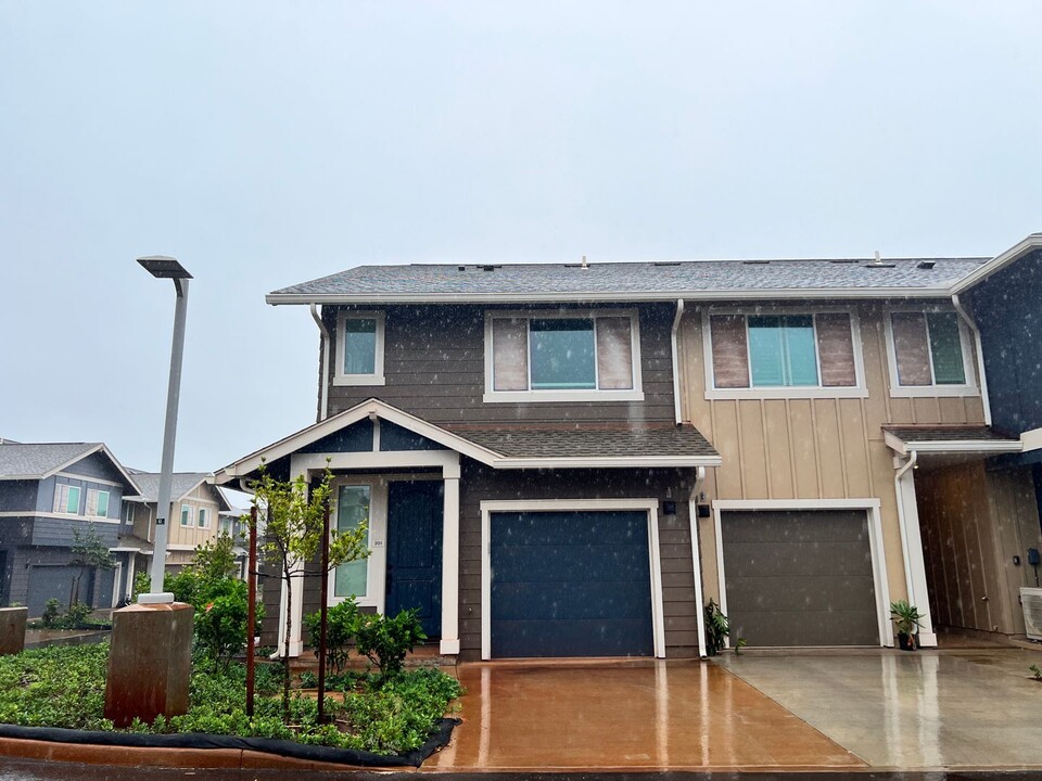 94-1188 Kalahikiola Dr in Waipahu, HI - Building Photo