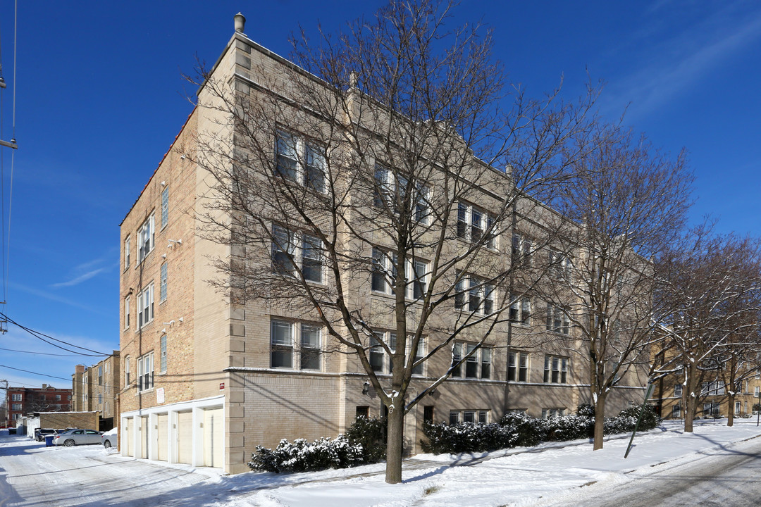 800-806 Dobson St in Evanston, IL - Building Photo