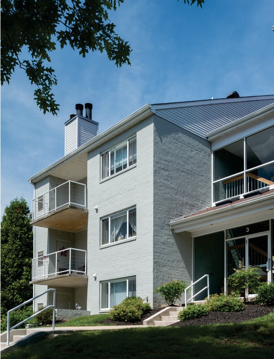 Chatterton Farms Apartments in Timonium, MD - Building Photo