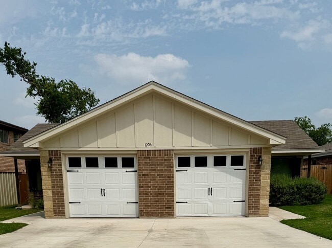 property at 1204 N 8th St