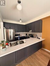 43 Cottonwood Cres in Welland, ON - Building Photo - Building Photo