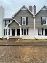 724 W Due West Ave in Nashville, TN - Building Photo