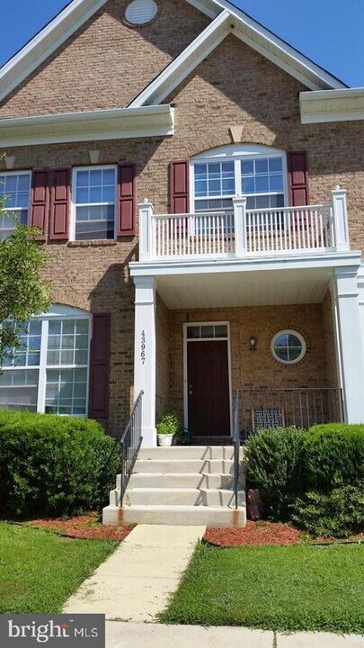 43967 Peony Pl in California, MD - Building Photo