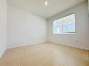 13142 Pergola Ave in Orlando, FL - Building Photo - Building Photo