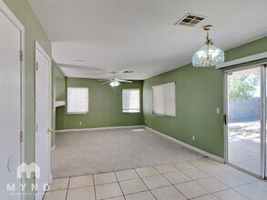 695 Emerald City Ave in Las Vegas, NV - Building Photo - Building Photo