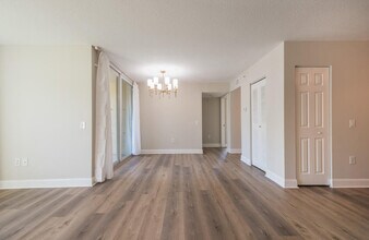 101 Villa Cir in Boynton Beach, FL - Building Photo - Building Photo