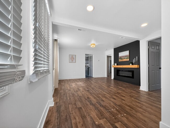 13 Blinker Ct in Middle River, MD - Building Photo - Building Photo