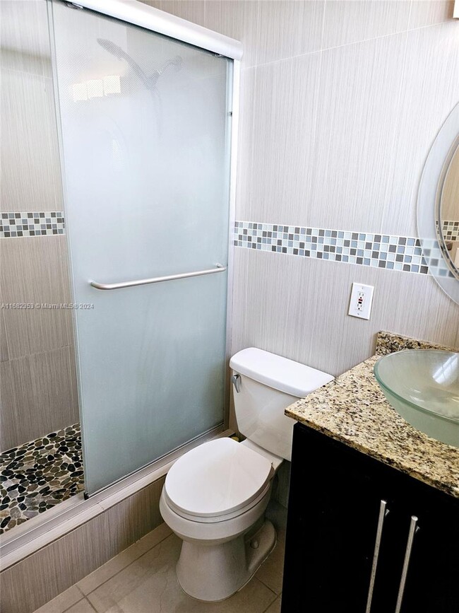 660 SW 69th Ter in Pembroke Pines, FL - Building Photo - Building Photo