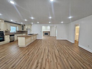 5812 E Killdee St in Long Beach, CA - Building Photo - Building Photo