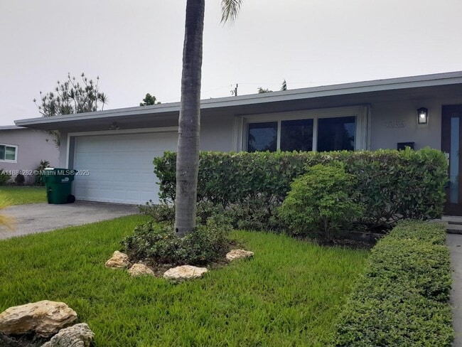 9355 SW 181st St in Palmetto Bay, FL - Building Photo - Building Photo