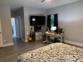 727 Holt Rd, Unit 2 - Main Floor Suite in Lebanon, TN - Building Photo - Building Photo
