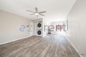 955 Postal Way in Vista, CA - Building Photo - Building Photo