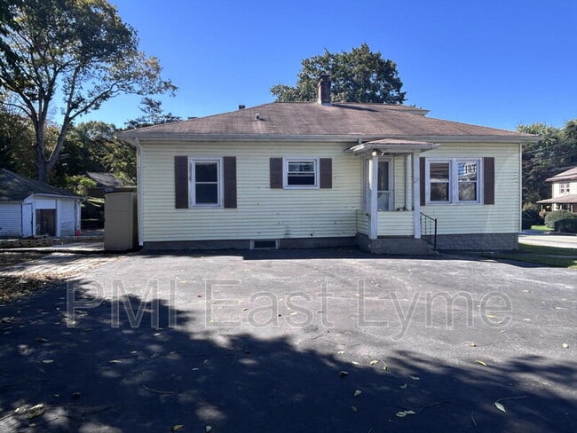 261 Boswell Ave in Norwich, CT - Building Photo - Building Photo