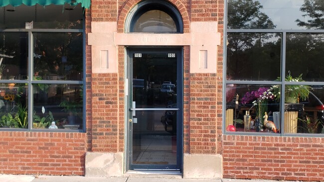 property at 901 W Irving Park Rd
