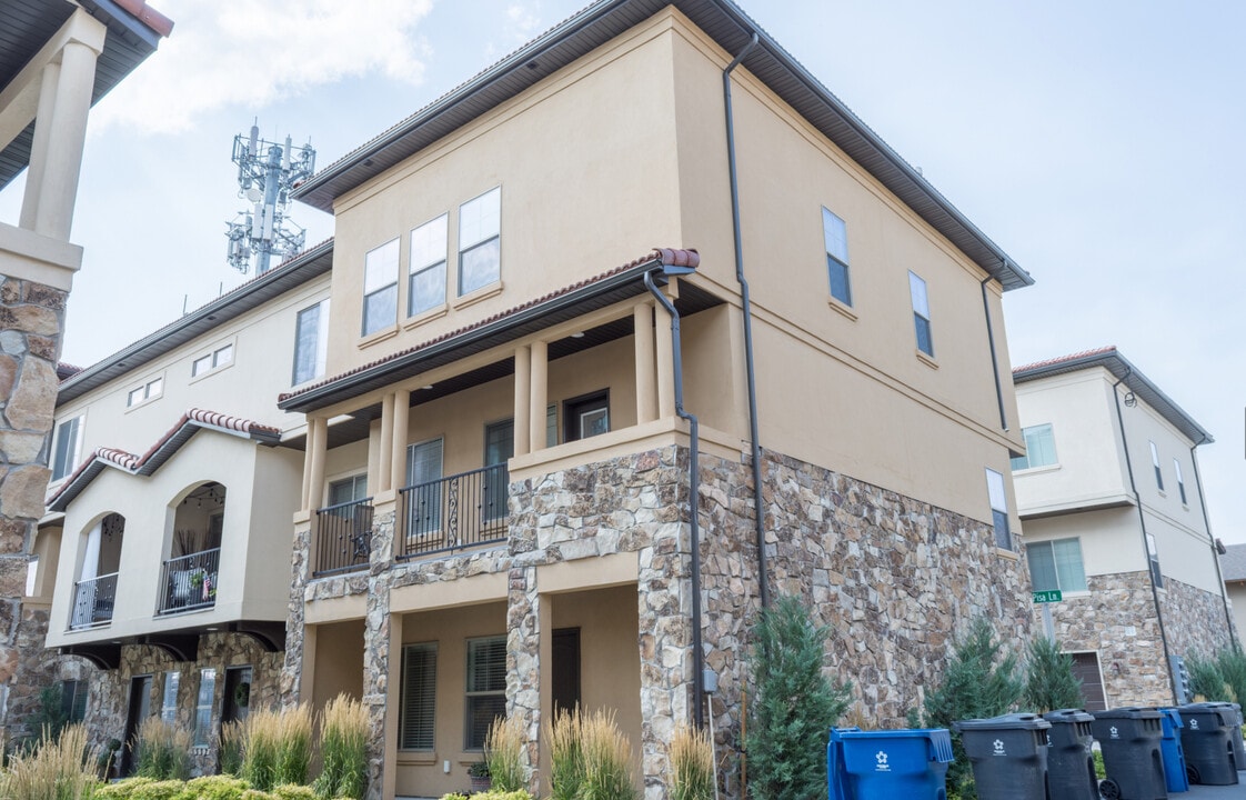 5533 W Pisa Ln in Highland, UT - Foto de edificio