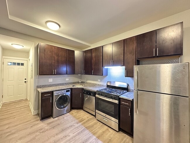 712 W Brompton Ave in Chicago, IL - Foto de edificio - Building Photo