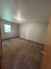 1528 Flagstone Dr in Fort Wayne, IN - Building Photo - Building Photo