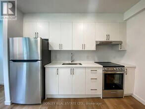 11 Calvington Dr in Toronto, ON - Building Photo - Building Photo