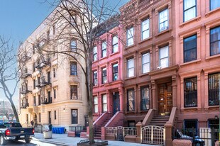 102 W 118th St in New York, NY - Building Photo