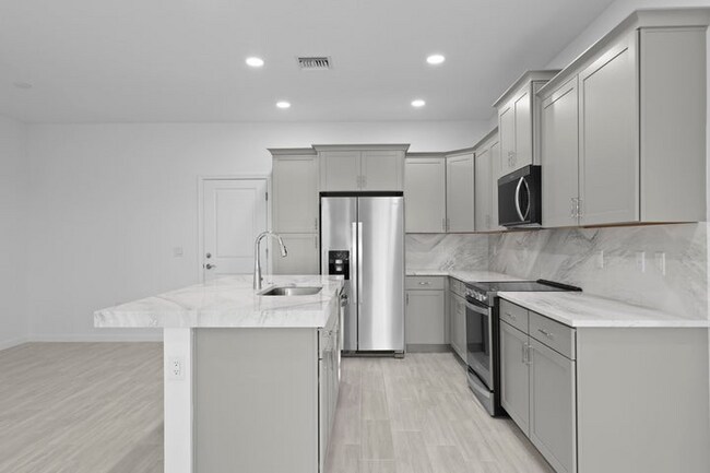 property at 4616 Longwood Lk Sq