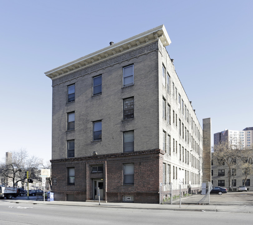 Soleil Apartments in Minneapolis, MN - Building Photo