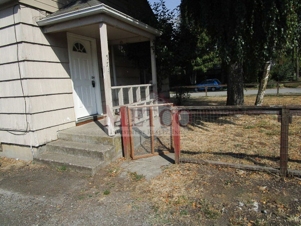 554 Centennial Blvd in Springfield, OR - Building Photo