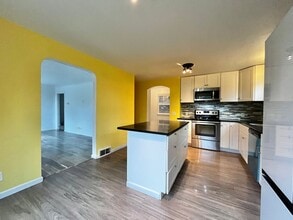 1305 Cottman Ave in Bremerton, WA - Building Photo - Building Photo