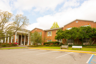 Gordon Oaks Retirement Community in Mobile, AL - Building Photo - Building Photo