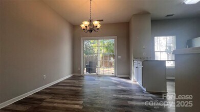 3261 Mannington Dr in Charlotte, NC - Building Photo - Building Photo