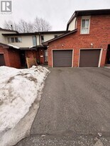 42 Foster Crescent in Brampton, ON - Building Photo