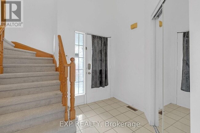 6069 Maple Gate Cir in Mississauga, ON - Building Photo - Building Photo