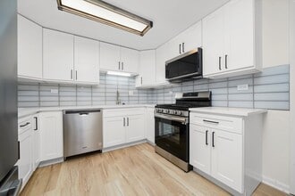 1100 Stoughton Ct in Schaumburg, IL - Building Photo - Building Photo