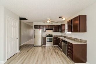5 Arthurdale Ct in West Columbia, SC - Building Photo - Building Photo
