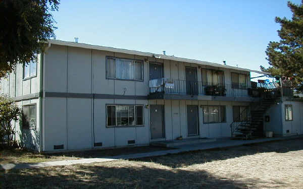 5747 Almaden Rd in San Jose, CA - Building Photo - Building Photo