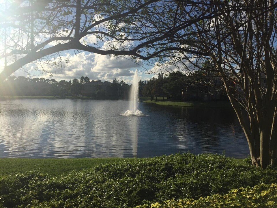 4159 N Haverhill Rd in West Palm Beach, FL - Building Photo