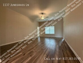 1137 Junegrass Ln in Crowley, TX - Building Photo - Building Photo