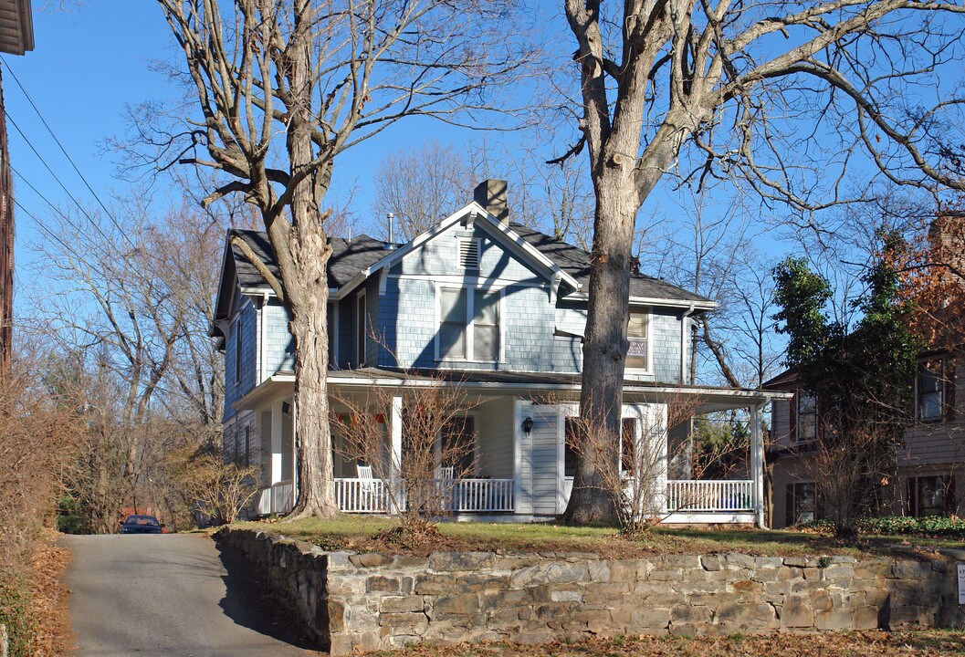 107 Cumberland Ave in Asheville, NC - Building Photo